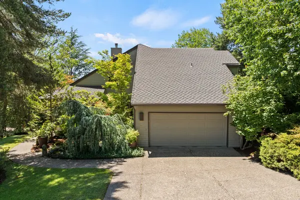 4273 Sundew Ct, Lake Oswego, OR 97035-1828