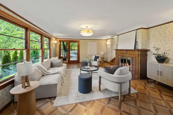 4575 SW Dogwood Ln, Portland, OR 97225-2042