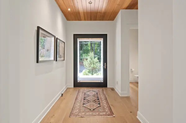 1289 Chandler Rd, Lake Oswego, OR 97034-2805