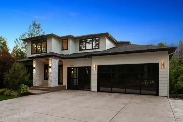 1289 Chandler Rd, Lake Oswego, OR 97034-2805