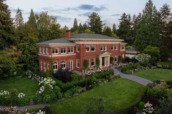 3360 SE Ankeny St, Portland, OR 97214-1946