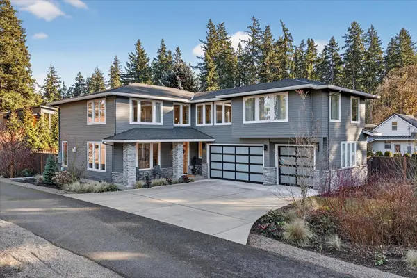 15986 Parker Rd, Lake Oswego, OR 97035-4032