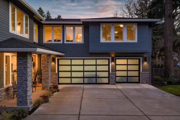 15986 Parker Rd, Lake Oswego, OR 97035-4032