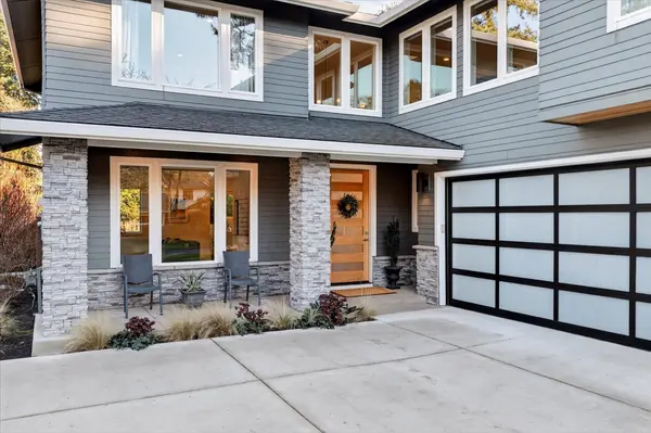 15986 Parker Rd, Lake Oswego, OR 97035-4032