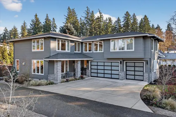 15986 Parker Rd, Lake Oswego, OR 97035-4032