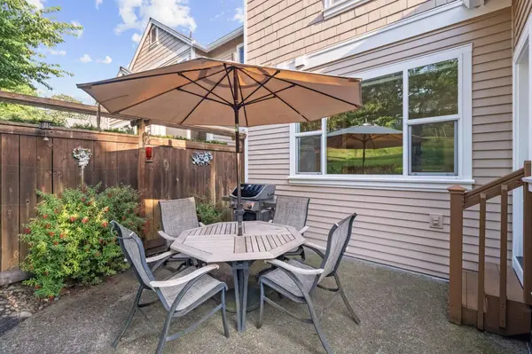 4735 Amherst Ct, Lake Oswego, OR 97035-5387