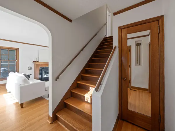 614 SE 52nd Ave, Portland, OR 97215-1735
