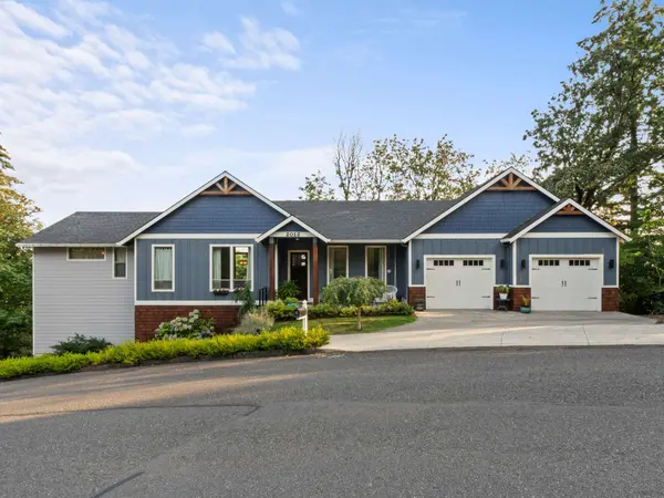 2012 NW Sierra Ln, Camas, WA 98607-2534