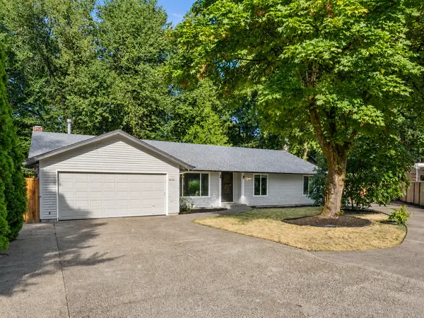 4724 Lamont Ct, Lake Oswego, OR 97035-5420