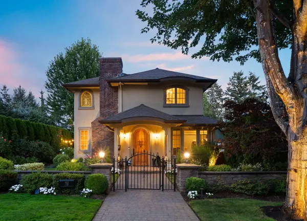 752 E Ave, Lake Oswego, OR 97034-2247