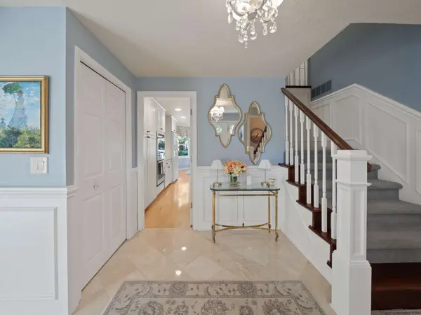 4081 Orchard Way, Lake Oswego, OR 97035-1874