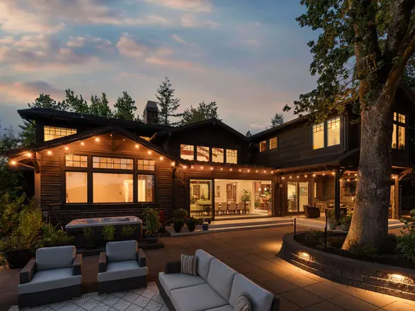 2500 Glen Eagles Rd, Lake Oswego, OR 97034-2766