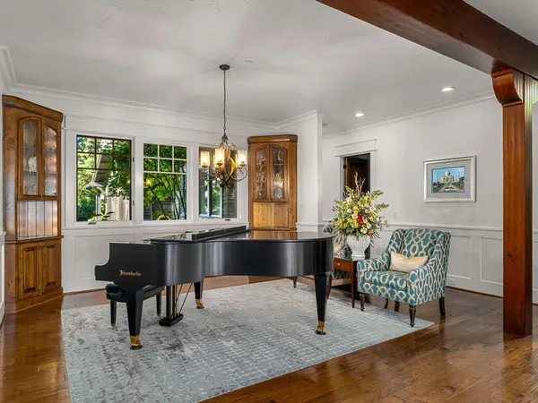 2500 Glen Eagles Rd, Lake Oswego, OR 97034-2766