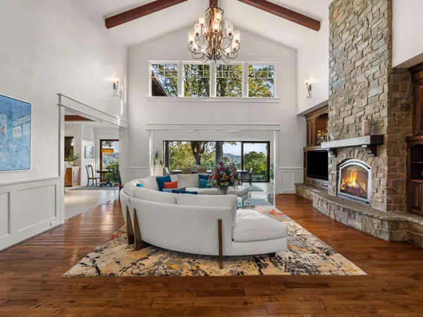 2500 Glen Eagles Rd, Lake Oswego, OR 97034-2766