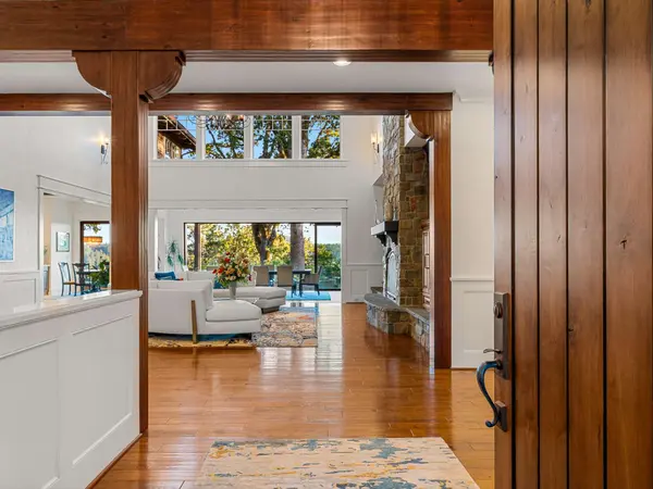 2500 Glen Eagles Rd, Lake Oswego, OR 97034-2766