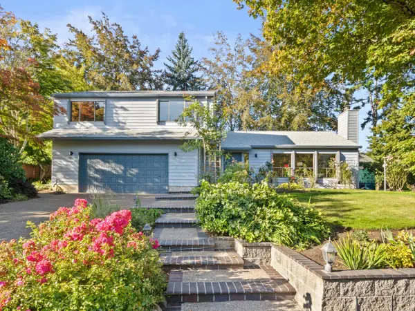 801 Timberline Dr, Lake Oswego, OR 97034-1660