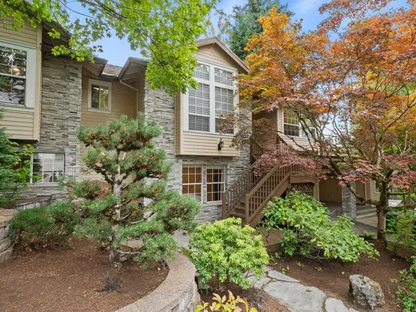 3600 Spring Ln, Lake Oswego, OR 97035-3520