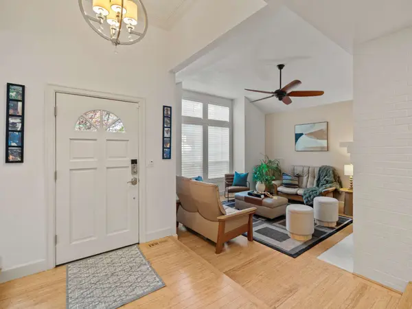 3600 Spring Ln, Lake Oswego, OR 97035-3520