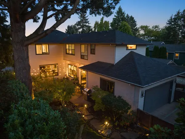 792 2nd St, Lake Oswego, OR 97034-2344