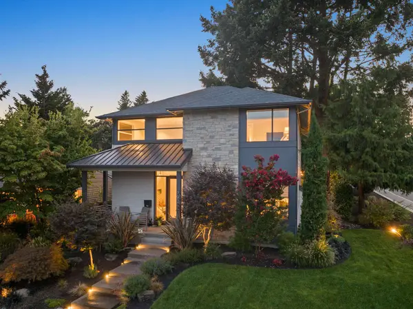792 2nd St, Lake Oswego, OR 97034-2344