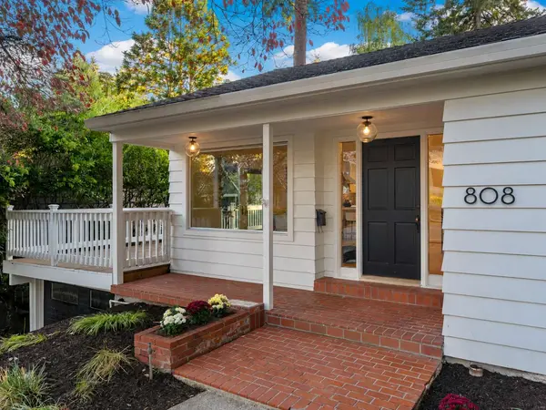 808 Ellis Ave, Lake Oswego, OR 97034-2858