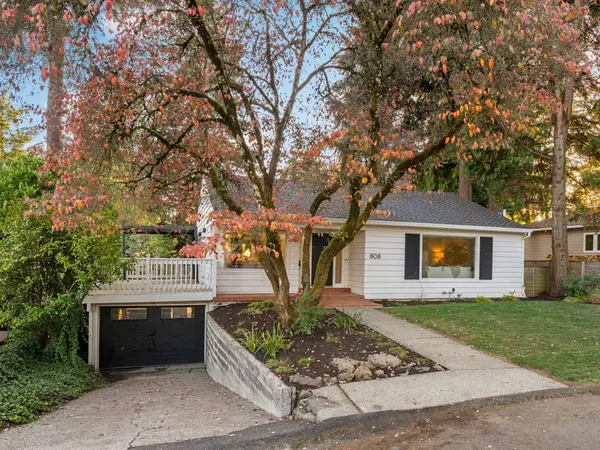 808 Ellis Ave, Lake Oswego, OR 97034-2858