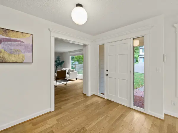 808 Ellis Ave, Lake Oswego, OR 97034-2858