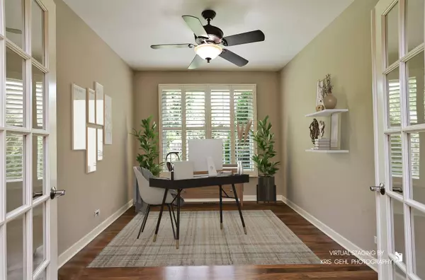 835 Woodglen LN, Lemont, IL 60439