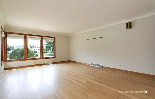 10432 Laramie AVE, Oak Lawn, IL 60453