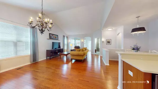 1114 Barkston LN, Aurora, IL 60502