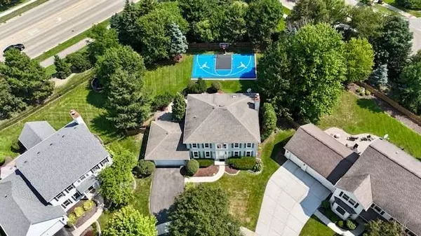 335 Pinecrest CT, Aurora, IL 60502