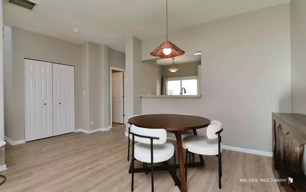 2232 Daybreak DR #2232, Aurora, IL 60503