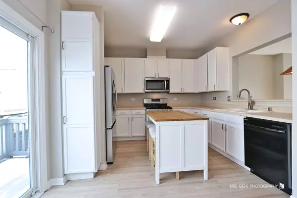 2232 Daybreak DR #2232, Aurora, IL 60503