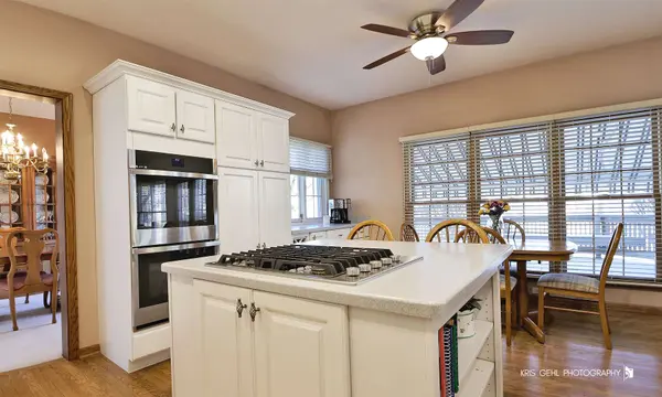 1283 Cranbrook CIR, Aurora, IL 60502