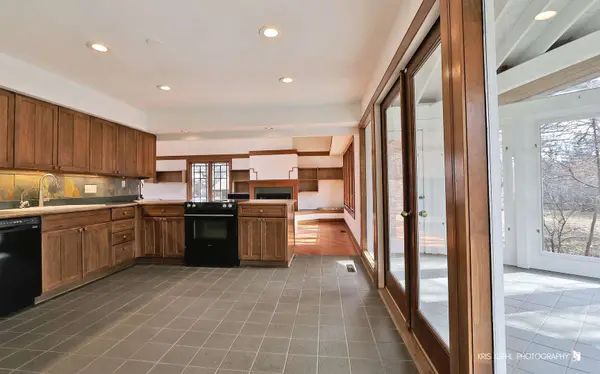 2335 Lake AVE, Lakewood, IL 60014