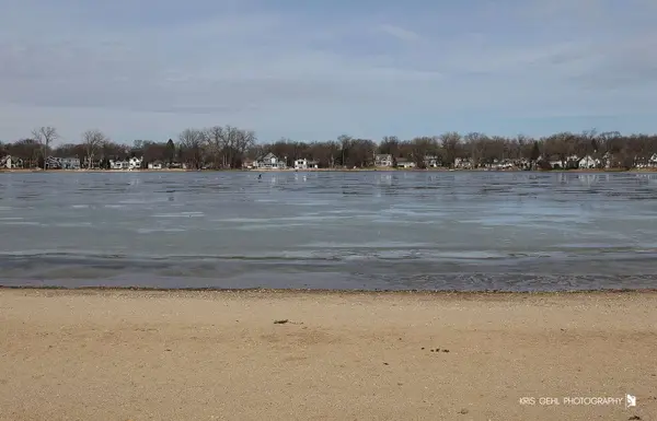 2335 Lake AVE, Lakewood, IL 60014