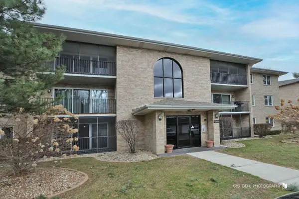 4940 134th CT #408, Crestwood, IL 60418