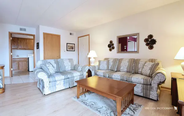 4940 134th CT #408, Crestwood, IL 60418