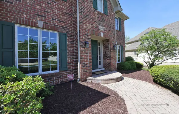 2503 Stonehenge DR, Aurora, IL 60502