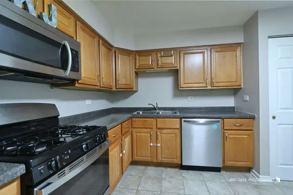 224 E Bailey RD #J, Naperville, IL 60565