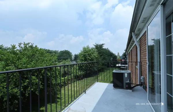 1110 N Farnsworth AVE #310, Aurora, IL 60505