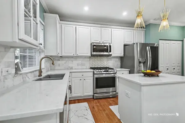 1192 Pensacola CT, Aurora, IL 60502