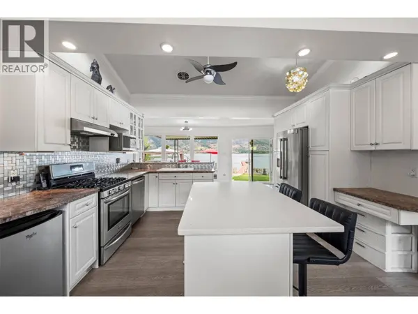 3939 LAKESIDE Road, Penticton, BC V2A8W1