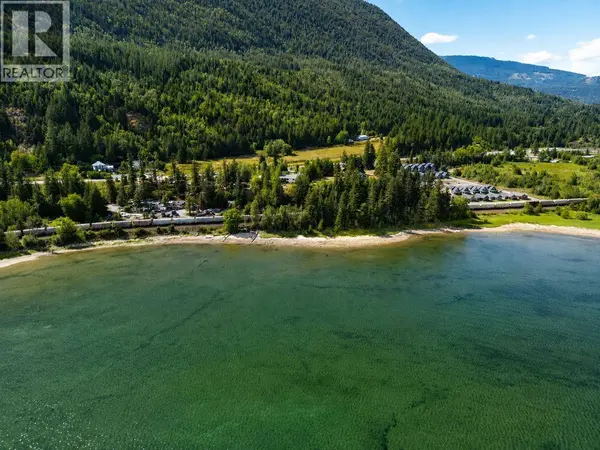 5255 Schneider Place, Tappen, BC V0E2X3