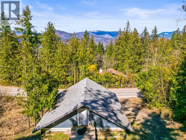 3071 Cedar Drive, Blind Bay, BC V0E2W2