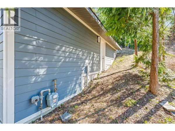 3071 Cedar Drive, Blind Bay, BC V0E2W2