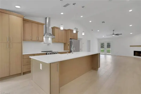 620 22nd AVE NW, Naples, FL 34120