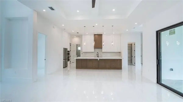 649 Golden Gate BLVD E, Naples, FL 34120