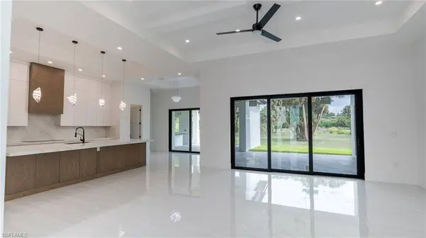 649 Golden Gate BLVD E, Naples, FL 34120