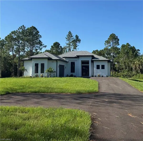 562 20th ST SE, Naples, FL 34117